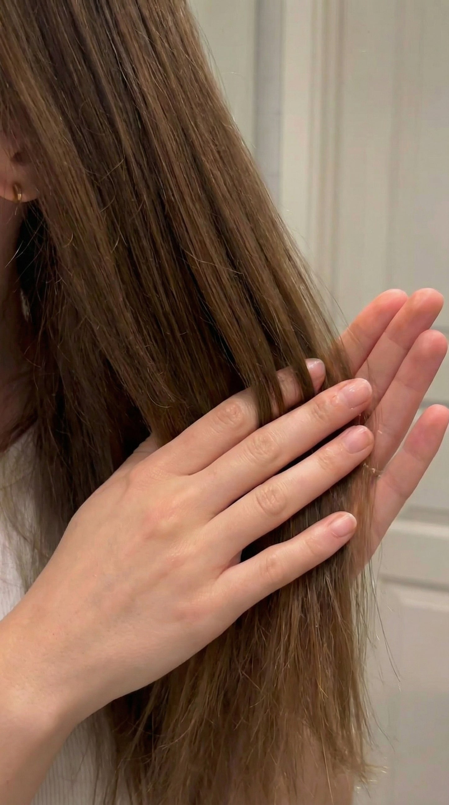 Vegansk Post-Schampo Hårolja – låser in fukt och stärker håret