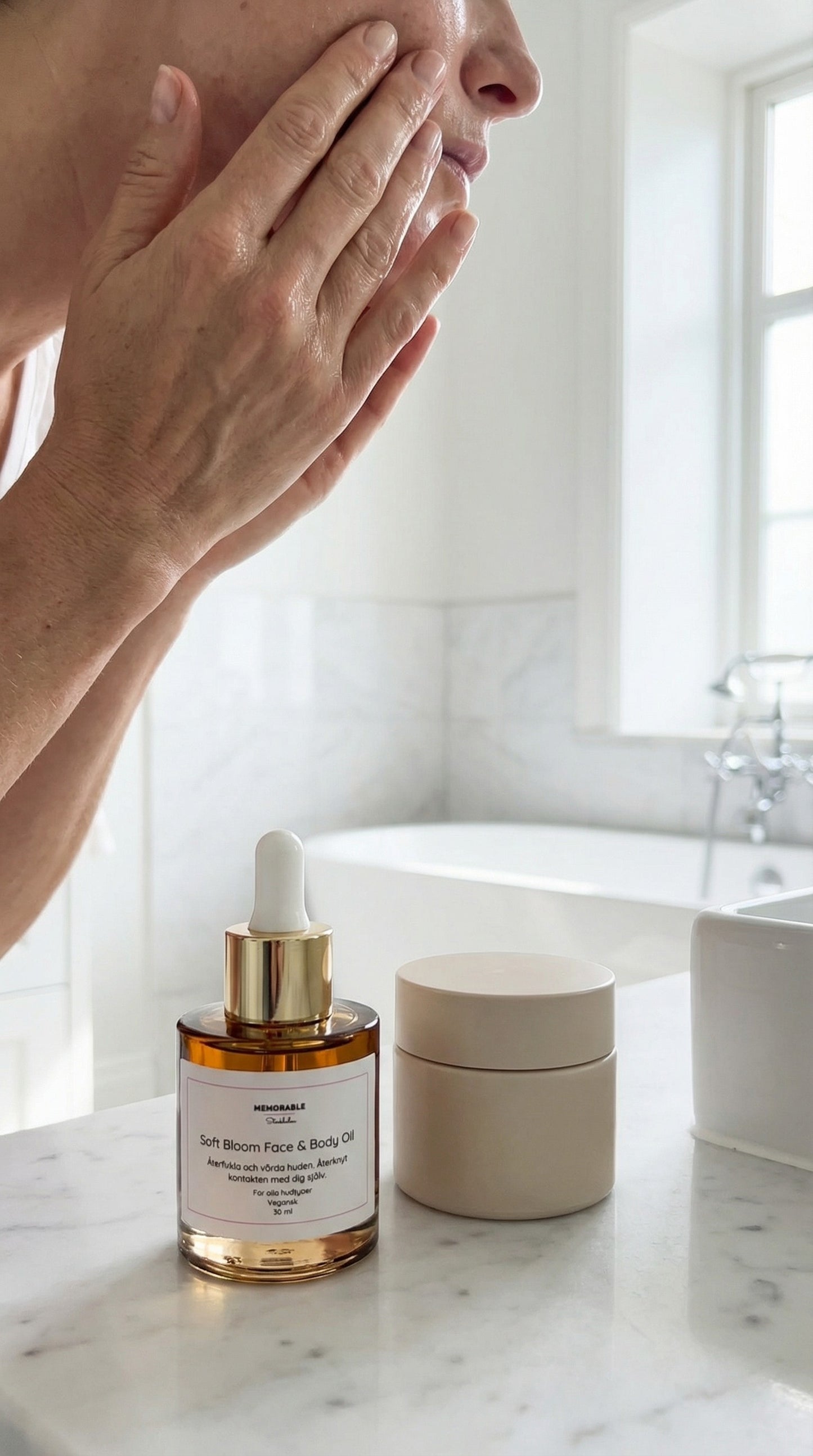 Näringsrik Ansikts- och Kroppsolja – För Mjukhet, Välmående & Lyster av din hud